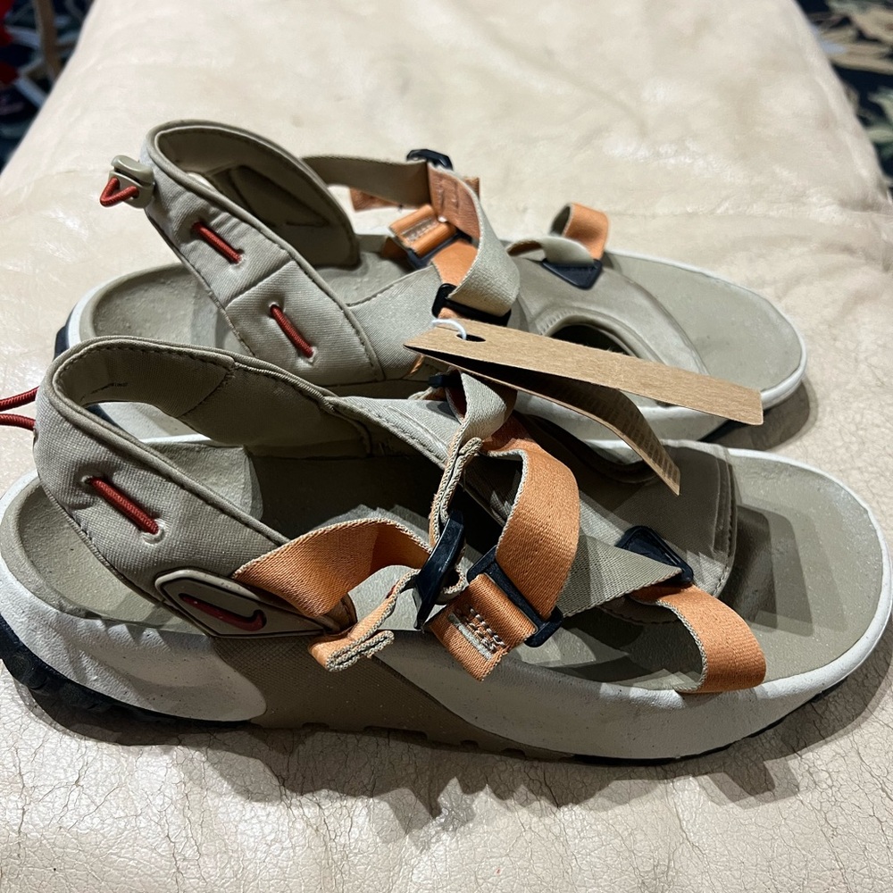 Nike Oneonta